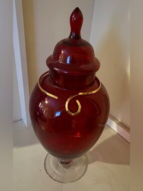 Gorgeous gold accents bold necklace very sexy!